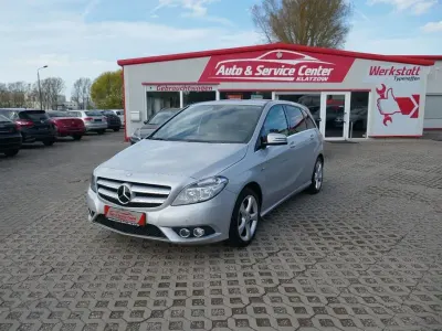 Gebraucht Mercedes B180 122 PS (89 kW) 2012 Silber Van / Kleinbus