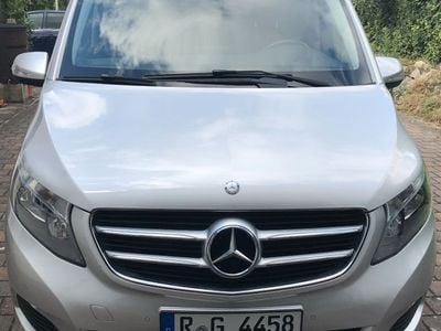 Mercedes V220