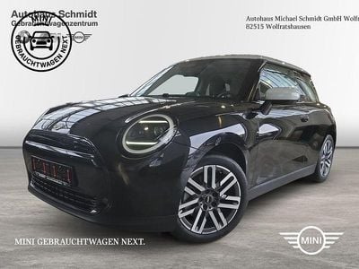 Midnight black Gebraucht 2024 Mini Cooper Kleinwagen | 26.160 € (Guter Preis)
