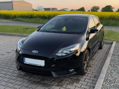 Używany Ford Focus ST 250 KM (183 kW) 2014 Czarny Sedan/Limuzyna