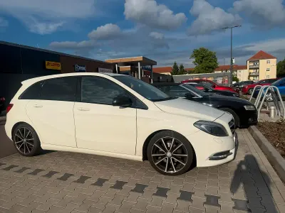 Gebraucht Mercedes 200 156 PS (114 kW) 2013 Weiß Kombi