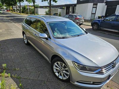 Gebraucht VW Passat Highline 150 PS (110 kW) 2018 Grau Kombi