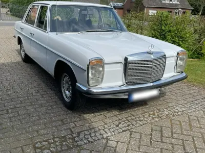 Używany Mercedes 200/8 105 KM (77 kW) 1973 Biały Sedan/Limuzyna
