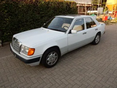 Gebraucht Mercedes 300 113 PS (83 kW) 1991 Weiß Limousine