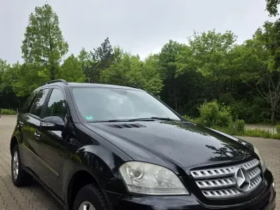 Gebraucht Mercedes ML320 224 PS (164 kW) 2006 Schwarz SUV