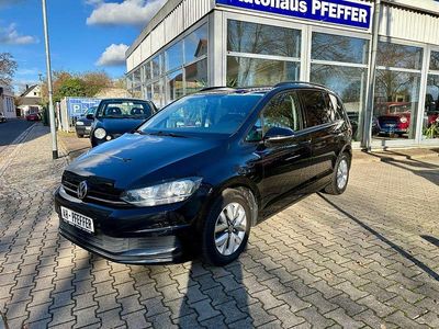 Schwarz Gebraucht 2016 VW Touran S Van / Kleinbus | 12.990 € (Fairer Preis)