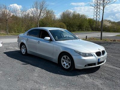 Gebraucht BMW 530 218 PS (160 kW) 2003 Silber Limousine