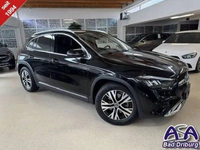 Gebraucht Mercedes GLA200 Advanced Plus 136 PS (100 kW) 2024 Kosmosschwarz SUV