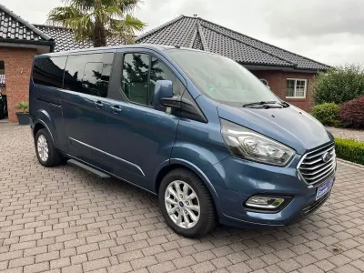 Gebraucht Ford Tourneo Custom Titanium 170 PS (125 kW) 2018 Chromablau metallic Van