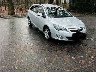 Gebraucht Opel Astra 131 PS (96 kW) 2012 Silber Kombi