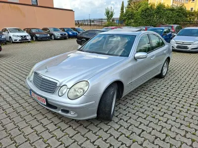 Gebraucht Mercedes E200 163 PS (119 kW) 2004 Silber Limousine