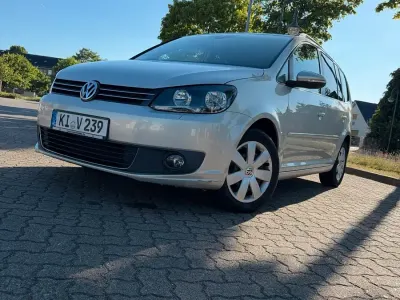 Gebraucht VW Touran 105 PS (77 kW) 2013 Silber Van / Kleinbus