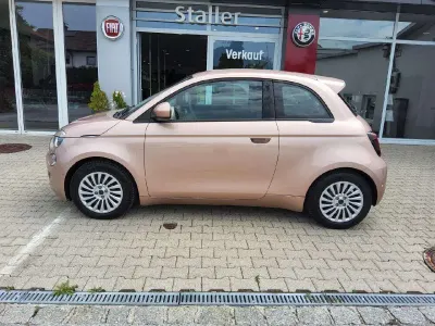 Gebraucht Fiat 500e Basis 86 kW (118 PS) 2023 Rose gold Limousine