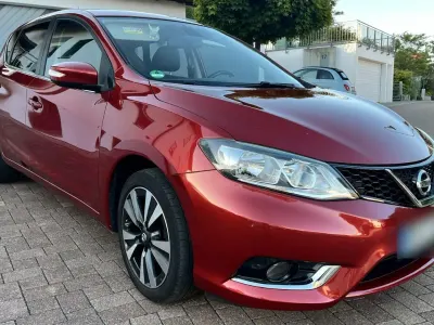 Gebraucht Nissan Pulsar N-Connecta 116 PS (85 kW) 2016 Rot Kleinwagen
