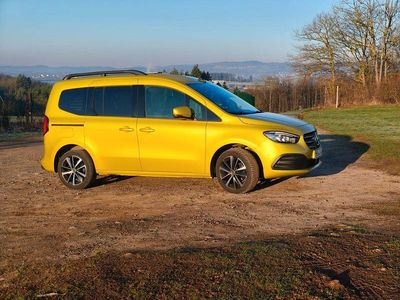 Usata Mercedes T180 Progressive 131 CV (96 kW) 2023 Giallo Monovolume