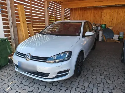 Gebraucht VW Golf VII Allstar 110 PS (80 kW) 2017 Weiß Kleinwagen