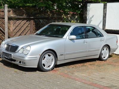 Mercedes E200