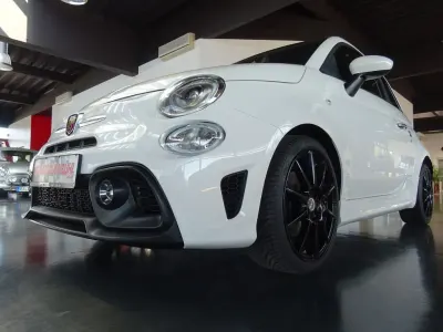 Gebraucht Abarth 595 145 PS (106 kW) 2018 Weiß Kleinwagen