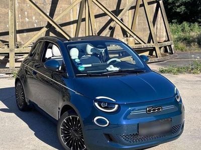 Grün Gebraucht 2022 Fiat 500e La Prima Cabrio | 19.700 € (Guter Preis)