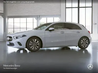 Gebraucht Mercedes A180 116 PS (85 kW) 2022