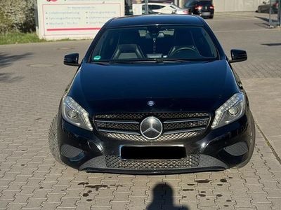 Gebraucht Mercedes A200 136 PS (100 kW) 2015 Schwarz Limousine