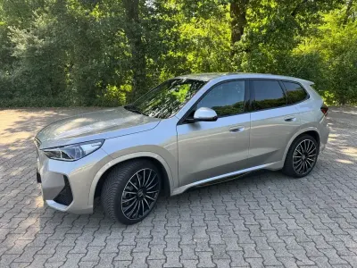 Gebraucht BMW iX1 Performance 230 kW (313 PS) 2023 Gold SUV