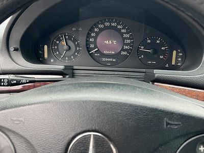 Gebraucht Mercedes E220 150 PS (110 kW) 2003 Schwarz Limousine