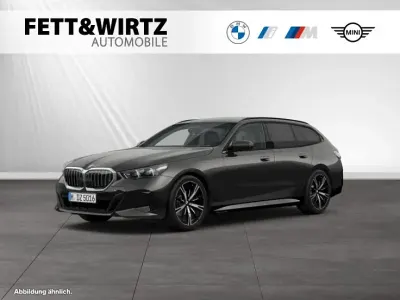 Gebraucht BMW 520 M Sport 197 PS (144 kW) 2025 Sophistograu brillanteffekt Kombi