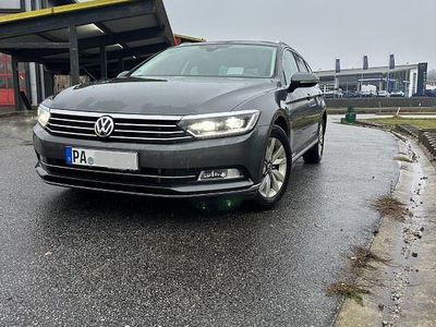 Grau Gebraucht 2016 VW Passat Kombi | 15.699 € (Fairer Preis)