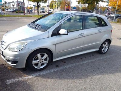 Mercedes B200
