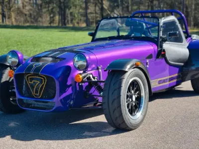 Neu Caterham Seven 227 PS (166 kW) 2025 Violet Cabrio