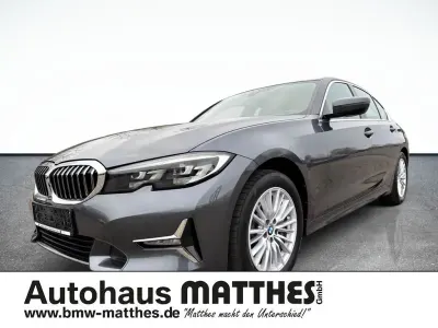 Gebraucht BMW 330 Luxury Line 258 PS (189 kW) 2019 Grau Limousine