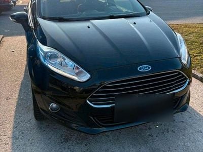 Usata Ford Fiesta 101 CV (74 kW) 2014 Nero Utilitaria