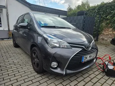 Gebraucht Toyota Yaris Comfort 99 PS (72 kW) 2016 Grau Limousine