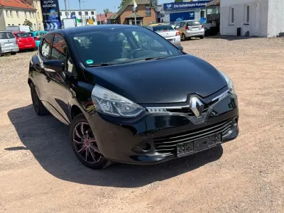 Używany Renault Clio IV LIMITED 73 KM (53 kW) 2016 Sedan/Limuzyna