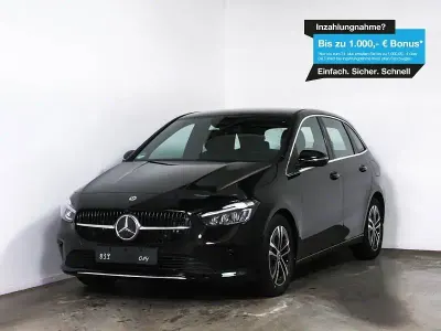 Neu Mercedes B180 Progressive 136 PS (100 kW) 2026 Schwarz Van / Kleinbus
