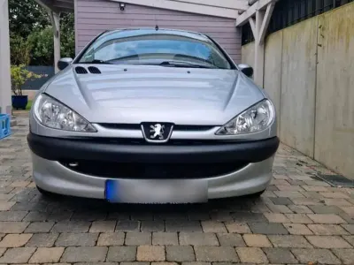 Gebraucht Peugeot 206 75 PS (55 kW) 2006 Silber Kleinwagen
