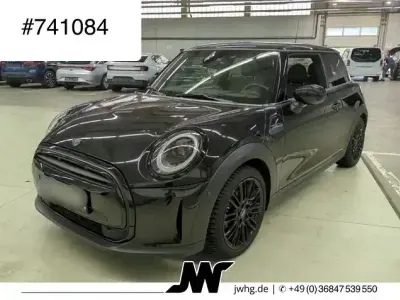 Gebraucht Mini Cooper Classic 136 PS (100 kW) 2023 Midnight black ii Kleinwagen