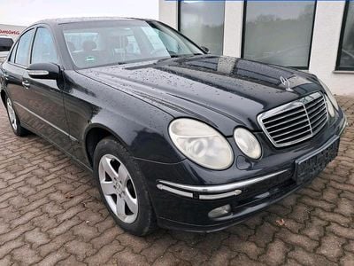 Gebraucht Mercedes E240 Avantgarde 177 PS (130 kW) 2004 Schwarz Limousine