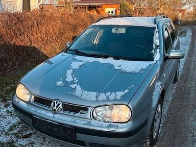 Silber Gebraucht 2004 VW Golf IV Edition Kombi | 2.000 € (Fairer Preis)
