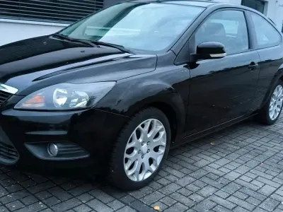 Gebraucht Ford Focus 116 PS (85 kW) 2009 Schwarz Limousine