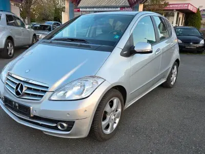 Gebraucht Mercedes A180 109 PS (80 kW) 2010 Silber Limousine