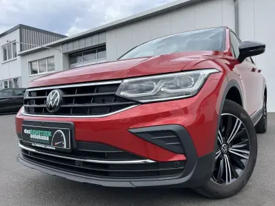 Gebraucht VW Tiguan Active 245 PS (180 kW) 2022 Rot SUV