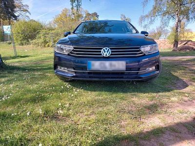 Gebraucht VW Passat 120 PS (88 kW) 2016 Blau Kombi