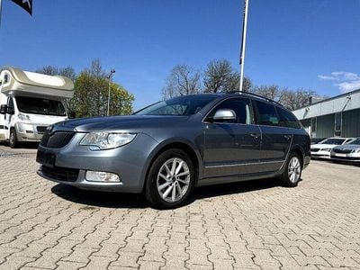 Gebraucht Skoda Superb Elegance 170 PS (125 kW) 2013 Platin grau metallic Kombi