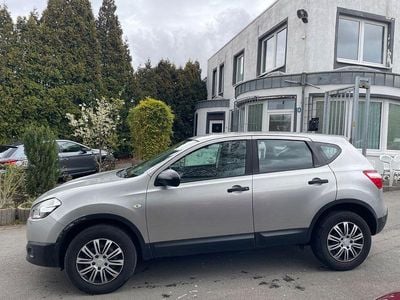 Gebraucht Nissan Qashqai Visia 117 PS (86 kW) 2011 Silber SUV