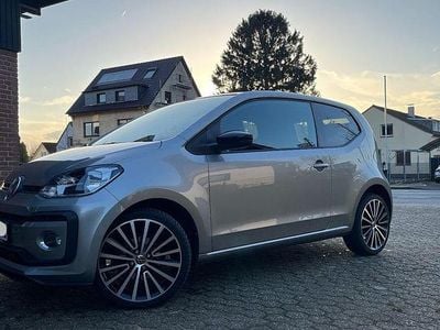 Gebraucht VW up! high up! 90 PS (66 kW) 2017 Silber Kleinwagen