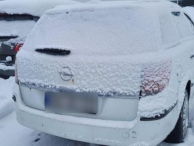 Weiß Gebraucht 2006 Opel Astra Kombi | 1.500 € (Guter Preis)