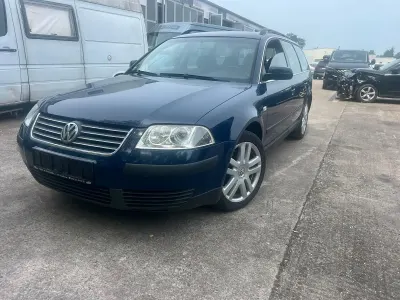 Gebraucht VW Passat 100 PS (73 kW) 2003 Blau Kombi