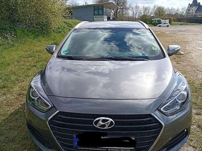 Usata Hyundai i40 Trend 141 CV (103 kW) 2015 Grigio Station wagon